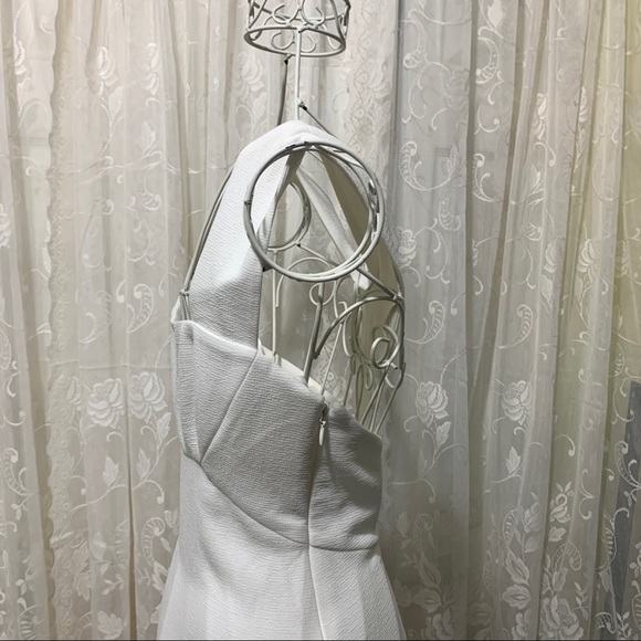 BCBGMAXAZRIA Ágata Full Length Off white Dress 2 - Picture 6 of 15